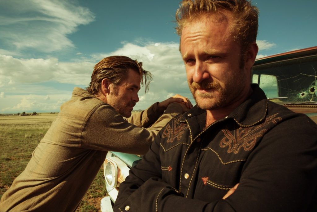 Chris Pine and Ben Forster in HELL OR HIGH WATER.