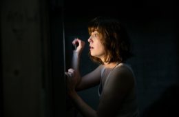 Mary Elizabeth Winstead in 10 Cloverfield Lane (2016)