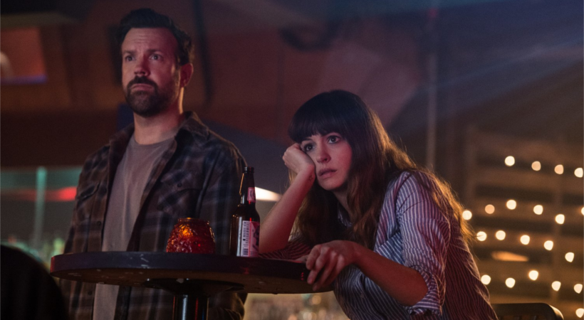Jason Sudeikis and Anne Hathaway in COLOSSAL (2017)