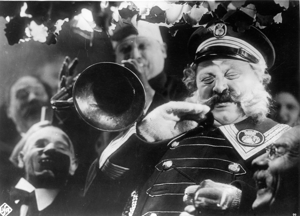 THE LAST LAUGH (1924) BluRay Review ZekeFilm