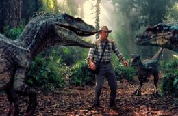 Sam Neill and a bunch of velociraptors in JURASSIC PARK III (2001)