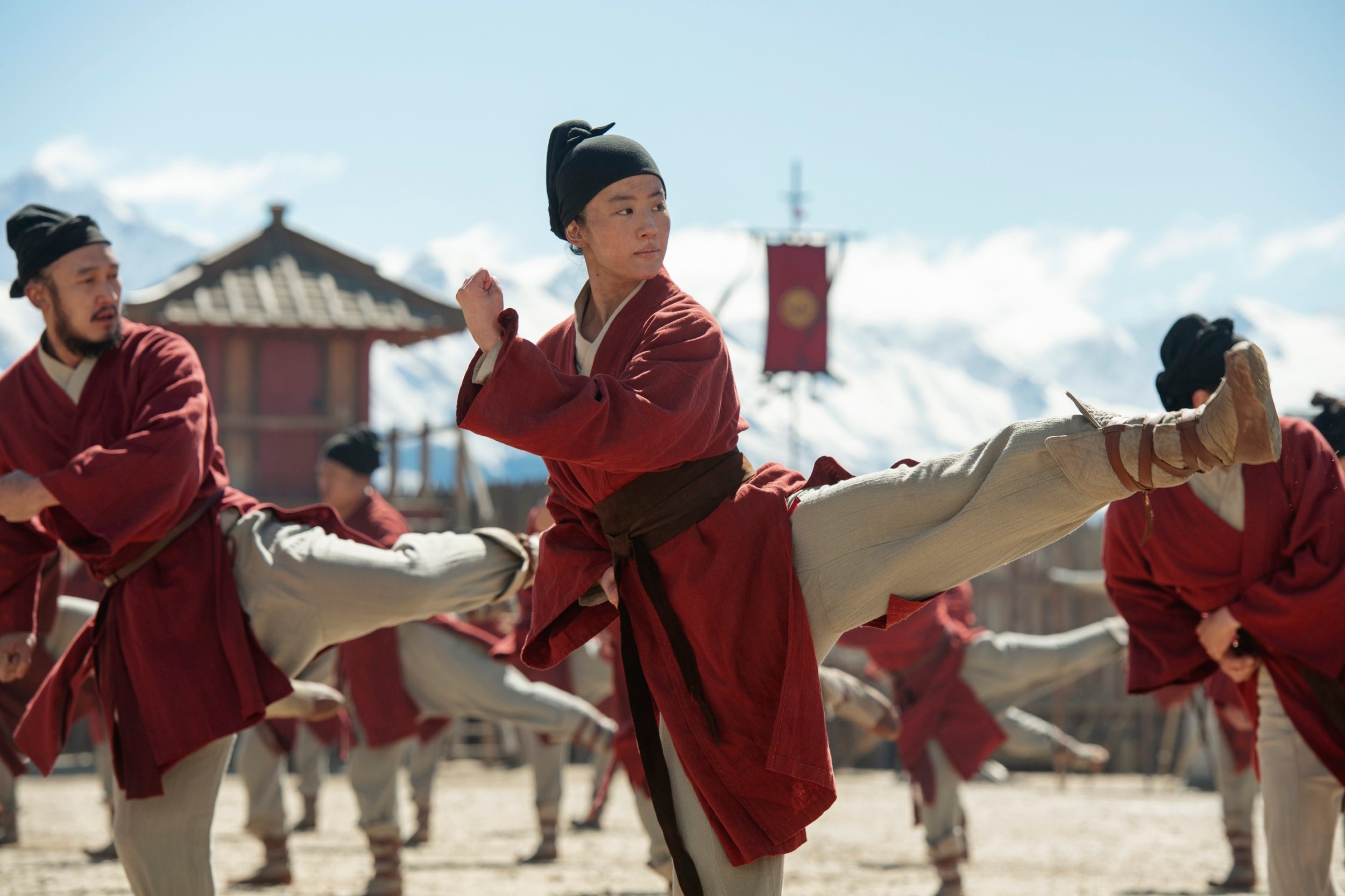 MULAN (2020) – Film Review – ZekeFilm