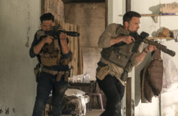 Brax (Jon Bernthal) and Christian Wolff (Ben Affleck) in THE ACCOUNTANT 2 Photo Credit: Warrick Page/Amazon MGM Studios © Amazon Content Services LLC