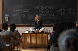 Julia Roberts stars as Alma in AFTER THE HUNT, from Amazon MGM Studios. Photo Credit: Yannis Drakoulidis © 2025 Amazon Content Services LLC. All Rights Reserved.