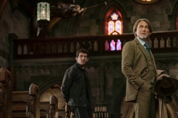 Wake Up Dead Man: A Knives Out Mystery. (L-R) Josh O’Connor and Daniel Craig in Wake Up Dead Man: A Knives Out Mystery. Cr. John Wilson/Netflix © 2025