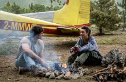 (L-R) Jacob Elordi as Hig and Margaret Qualley as Cima in 20th Century Studios' THE DOG STARS. Photo by Fabio Lovino. © 2026 20th Century Studios. All Rights Reserved.